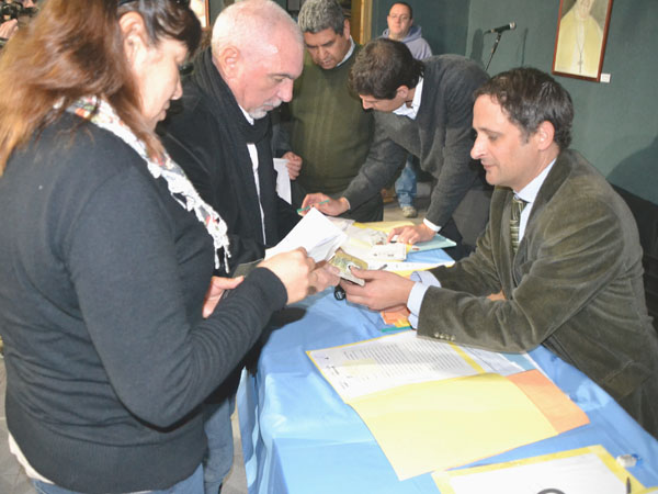 Acto de firma de escrituras propietarias